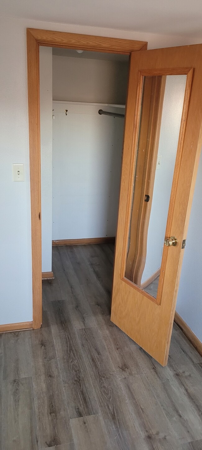 Building Photo - 9333 Skyline Dr