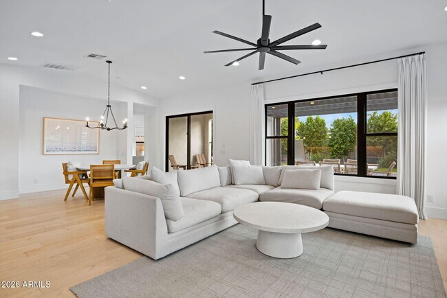 Building Photo - 4145 N 42nd Pl