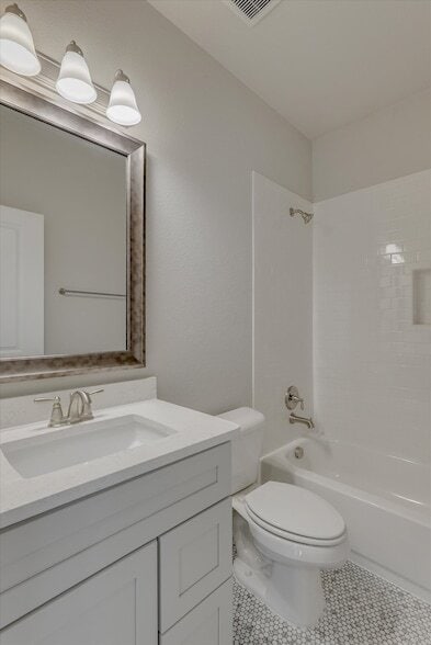 Building Photo - 2225 Apex Dr