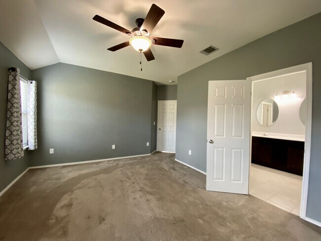 Building Photo - 466 Eagle Brook Ln