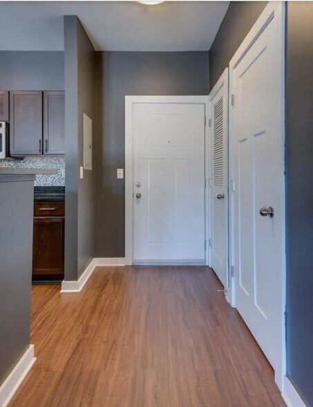 Building Photo - 2197 Nolensville Pike