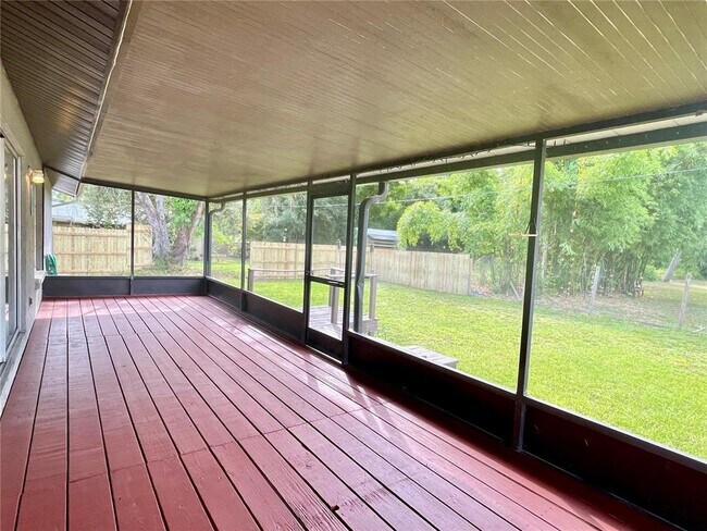 Building Photo - 2120 Outer Dr