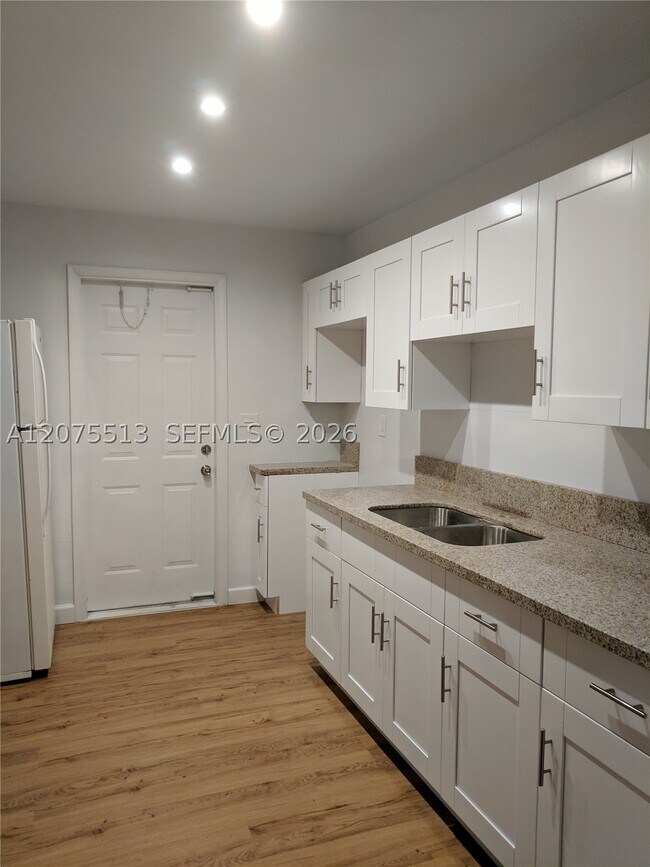 Building Photo - 14160 SW 88th Ave