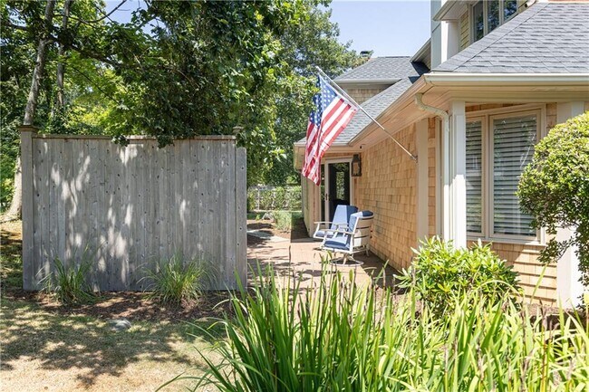 Building Photo - 112 Harrison Ave