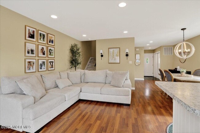 Building Photo - 7 Lucia Ct