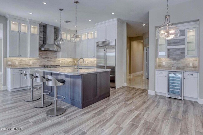 Building Photo - 7553 E Buteo Dr