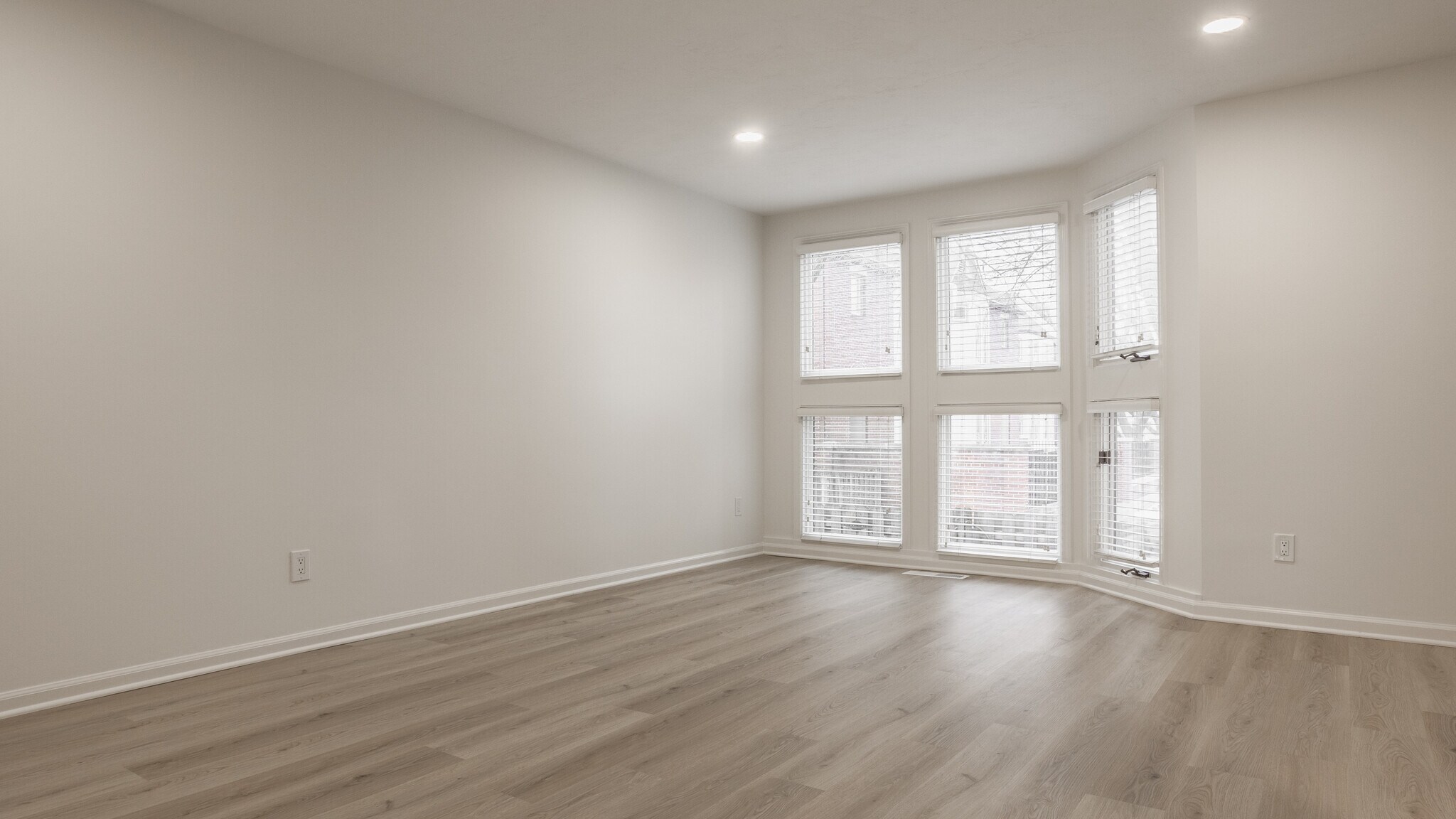 Building Photo - 414 N Park Ave