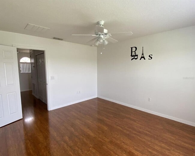Building Photo - 2444 Hassonite St