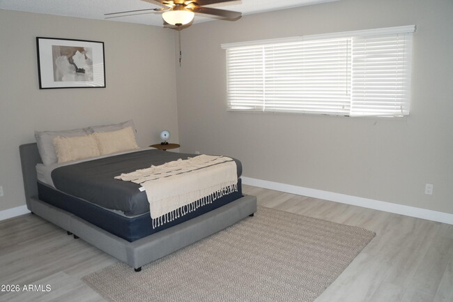 Building Photo - 1732 E Hermosa Dr