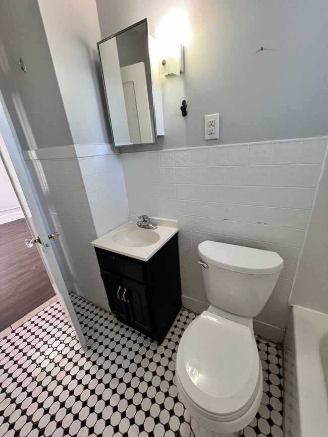 Building Photo - 132 Jay St