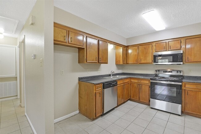 Building Photo - 4512 Avenue L