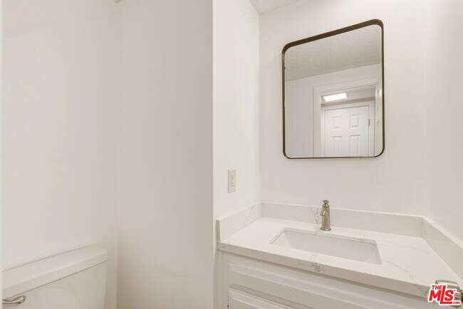 Building Photo - 1330 Yale St