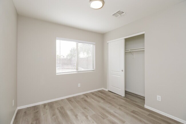 Building Photo - 30365 Maple Chase Dr