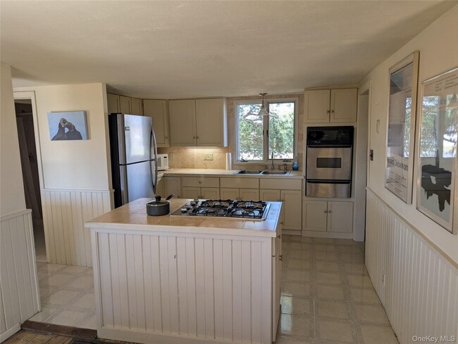 Building Photo - 21 Maloney Ln