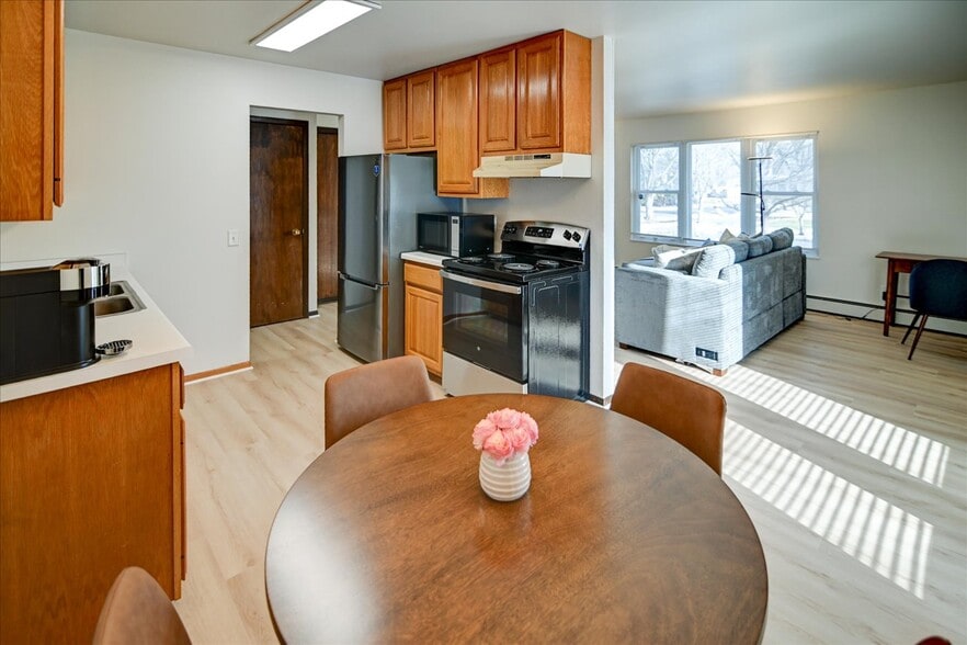 Building Photo - 7203 Fortune Dr