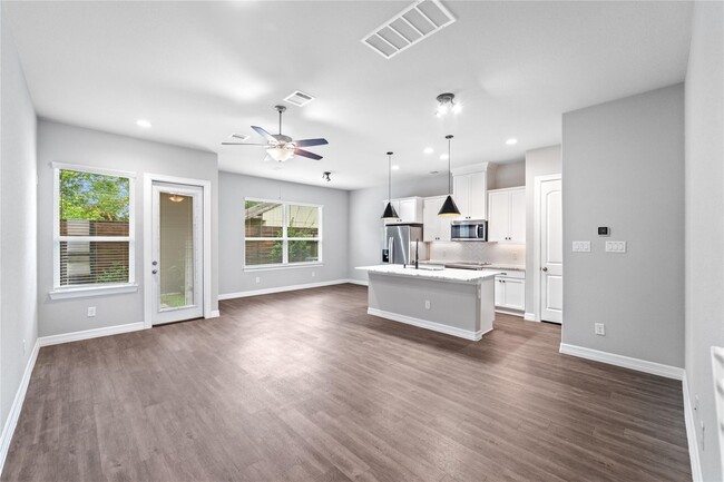 Building Photo - 1510 Upland Glen Way