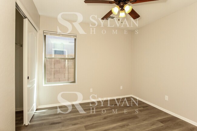 Building Photo - Pretty 4BR 2BA Home