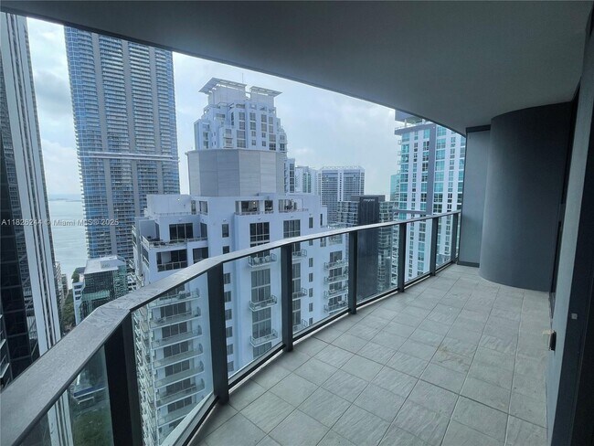 Building Photo - 1000 Brickell Plaza