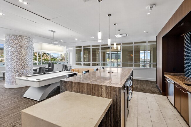 Building Photo - 100 Harborview Dr