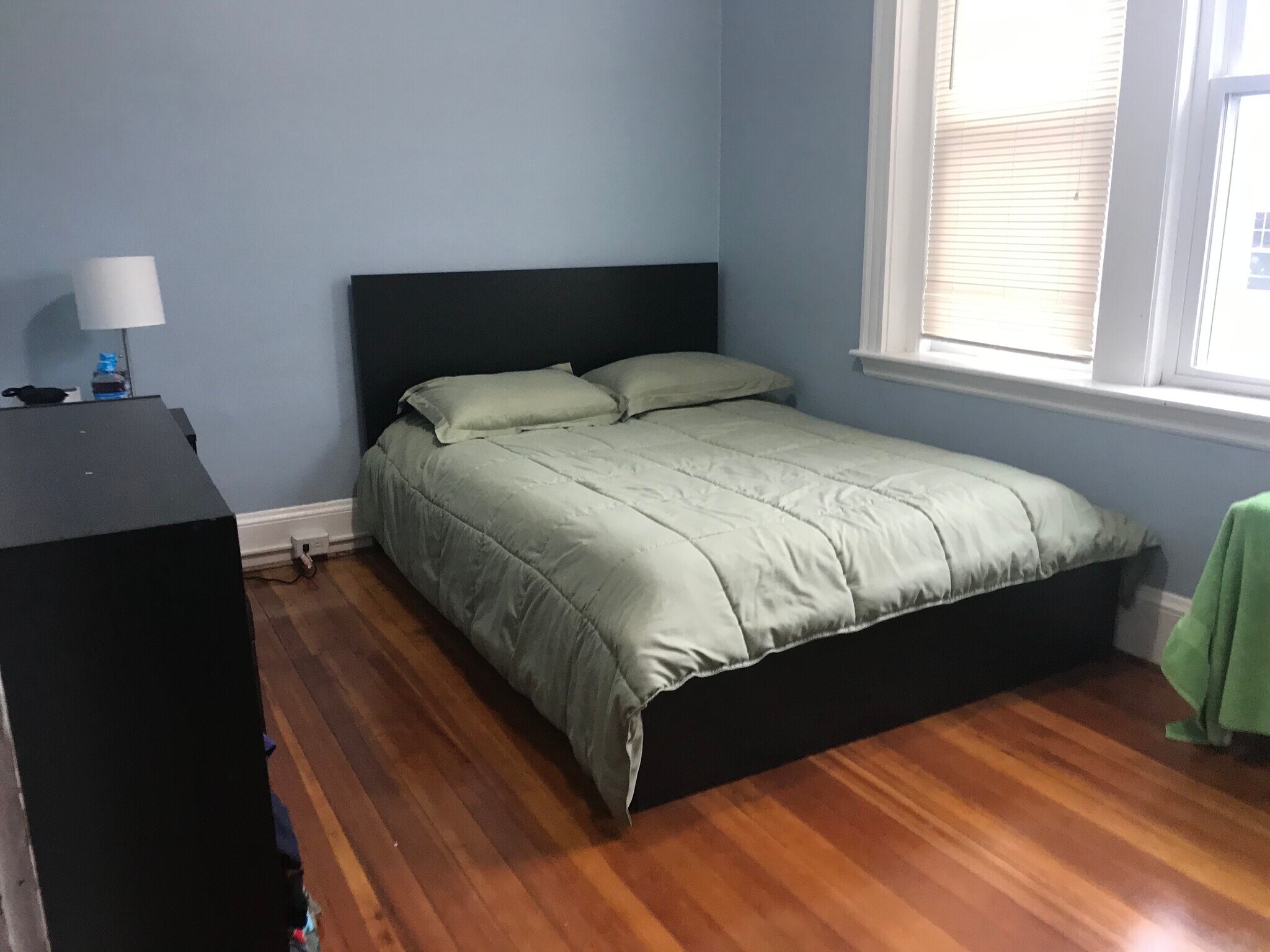 Building Photo - 2 Hillside St