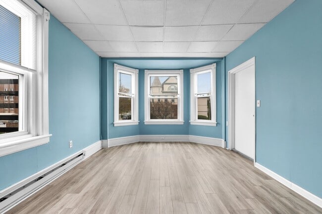 Building Photo - 540 Seneca St