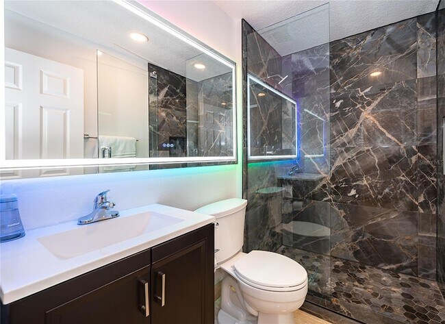 Building Photo - 1649 Lake Villa Dr