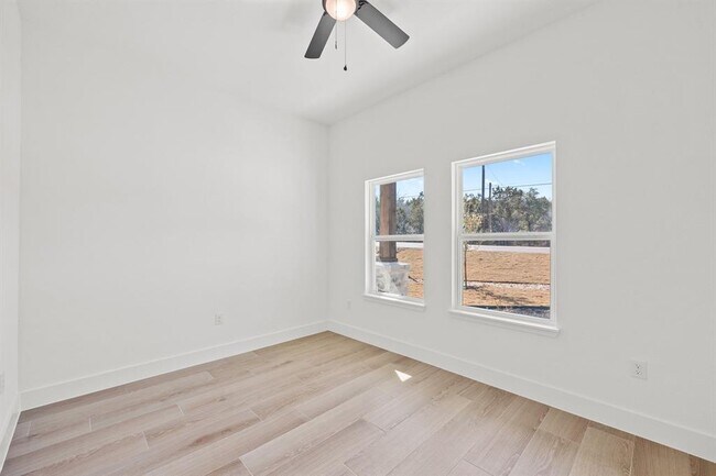 Building Photo - 21679 High Dr