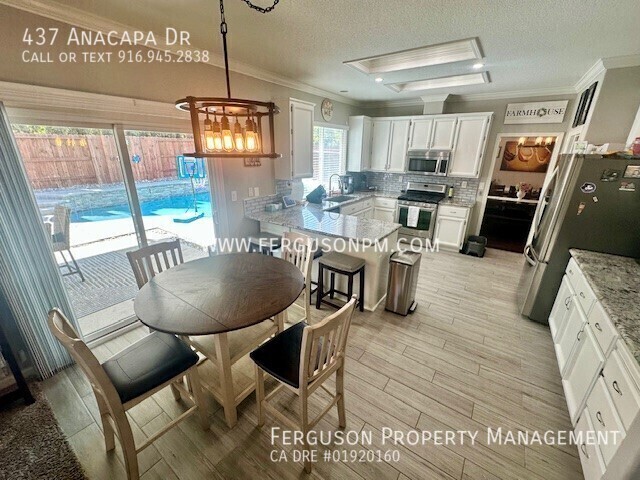 Building Photo - 437 Anacapa Dr