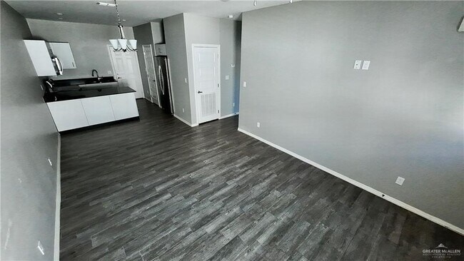 Building Photo - 24 Carlisle Ave