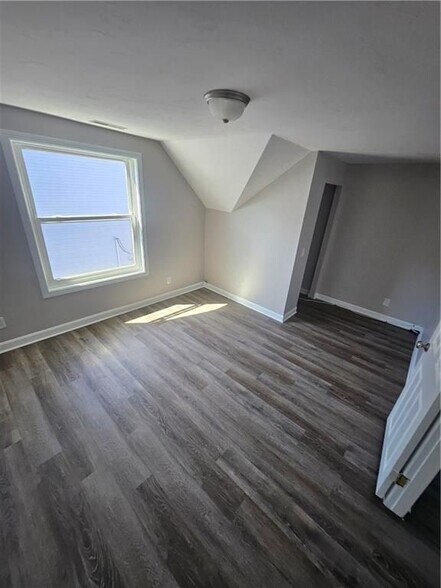 Building Photo - 157 Almy St