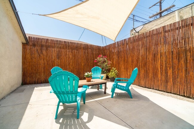 Building Photo - 1809 W 37th Pl