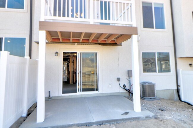 Building Photo - 16347 S Piston Ln
