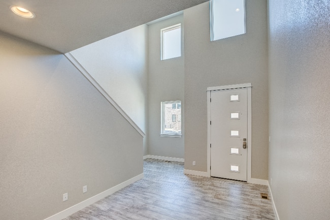 Building Photo - 829 Cherokee Dr