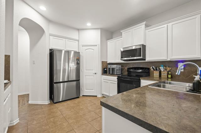 Building Photo - 5129 Meadow Ln