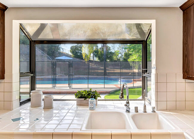 Building Photo - 30428 Penrod Dr