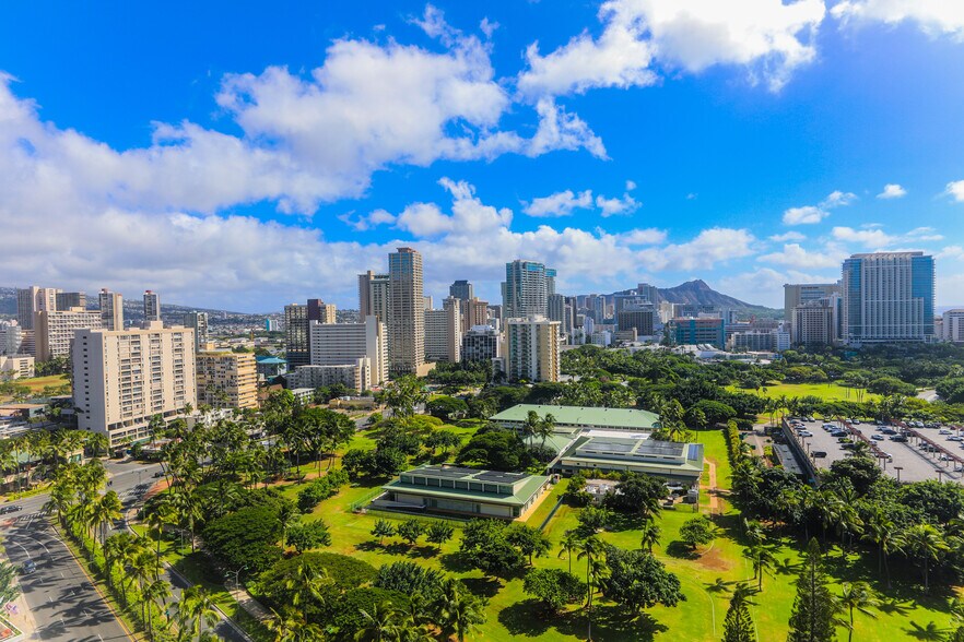 Building Photo - 1910 Ala Moana Blvd