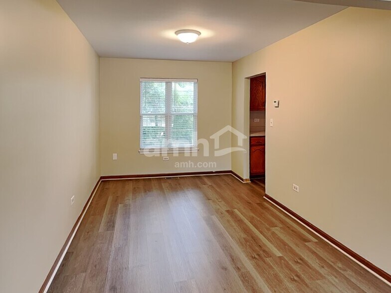 Building Photo - 3826 Hennepin Ct