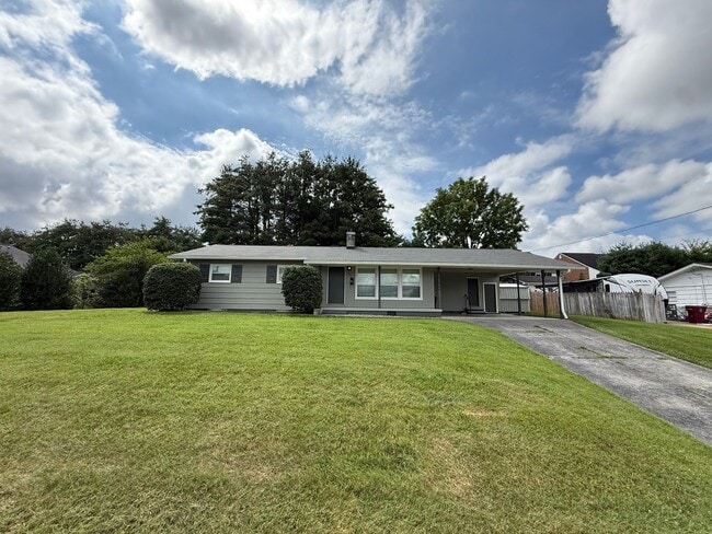 Primary Photo - Stunningly Renovated 3 Bed, 2 Bath Home in...