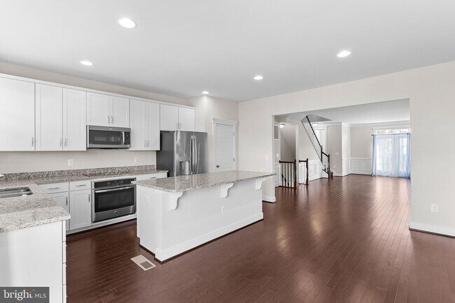 Building Photo - 207 Miles Hawk Terrace