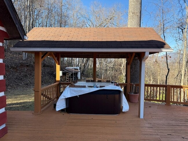 Building Photo - 523 Sundown Dr