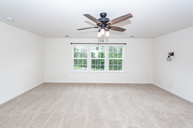 Building Photo - 3 Bedroom, 2.5 Bathroom Home in Hunters Bend - Ladson