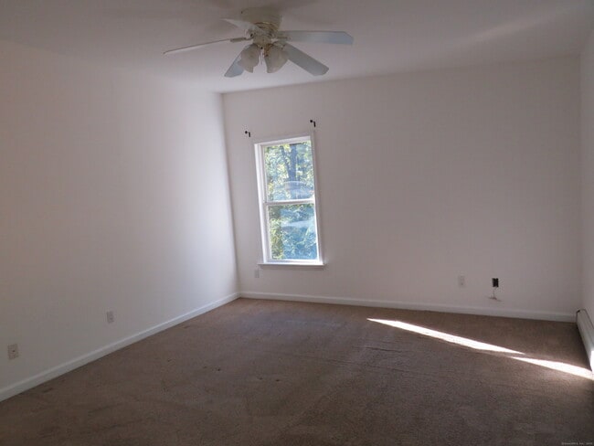 Building Photo - 15 Hayestown Heights