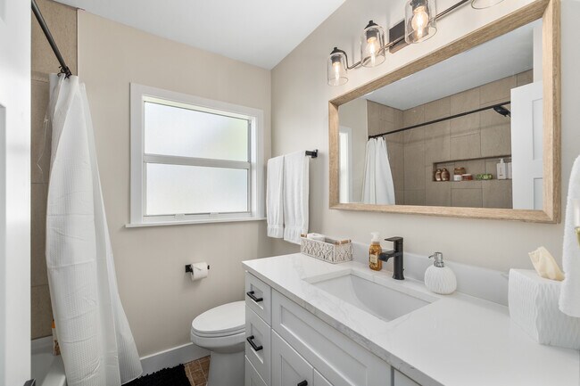 Building Photo - 987 Boca Ciega Isle Dr