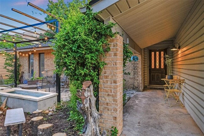 Building Photo - 3209 Foster Ln