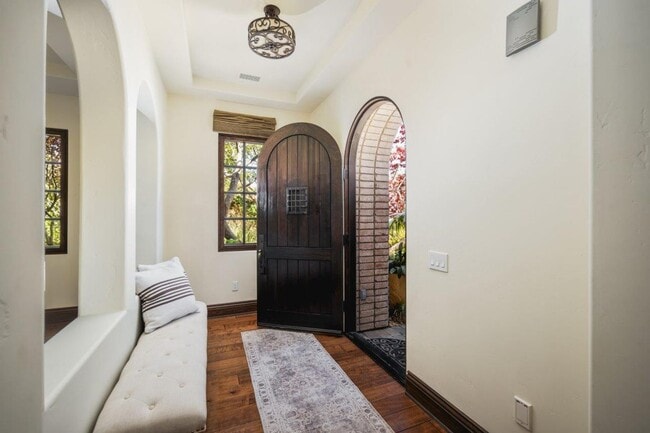 Building Photo - The Bluff's Coastal Living 3 bdrm Luxury Home