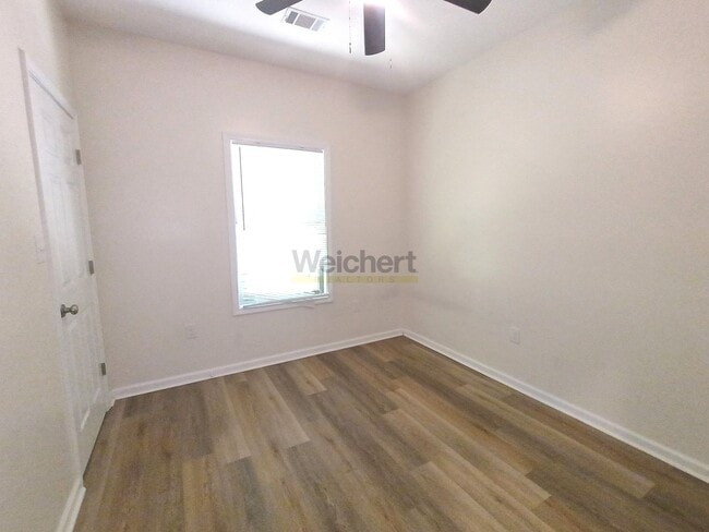 Building Photo - 824 N 4th St