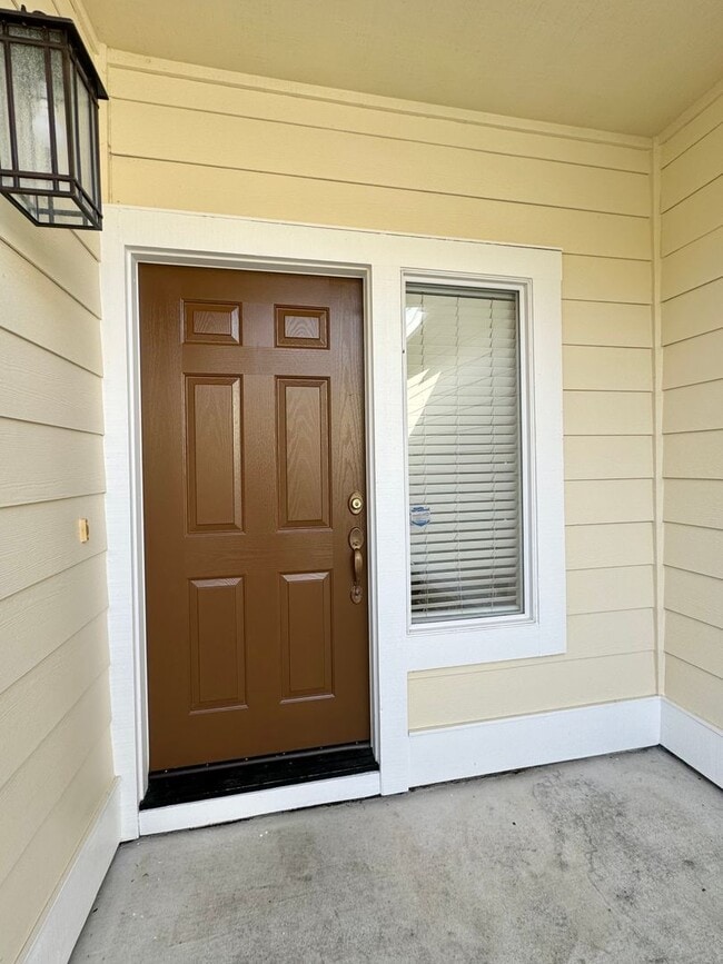 Building Photo - 3 Bedrooms, 2 1/2 Bathrooms, Serene Napa Setting