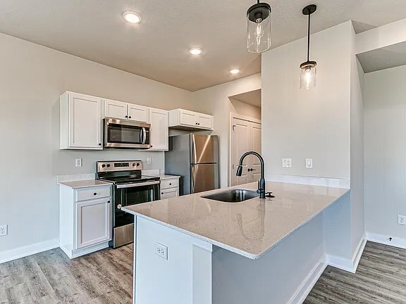 Building Photo - 6935 Bluebell Ct