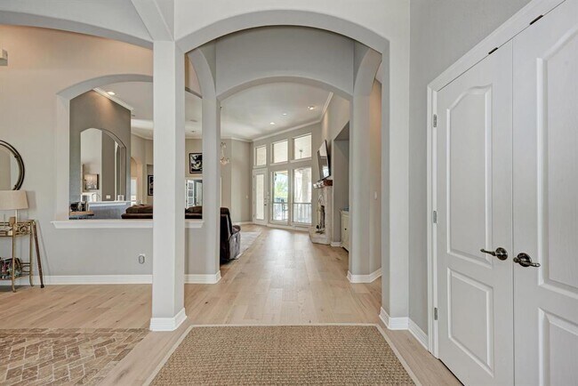 Building Photo - 545 Tom Sawyer Rd