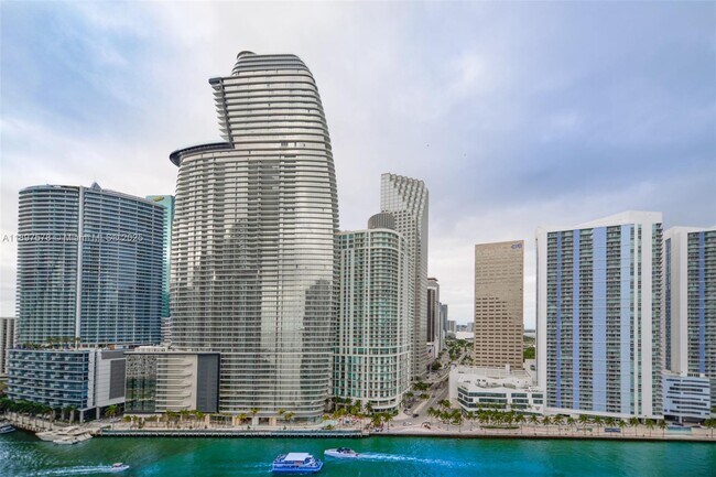 Building Photo - 901 Brickell Key Blvd